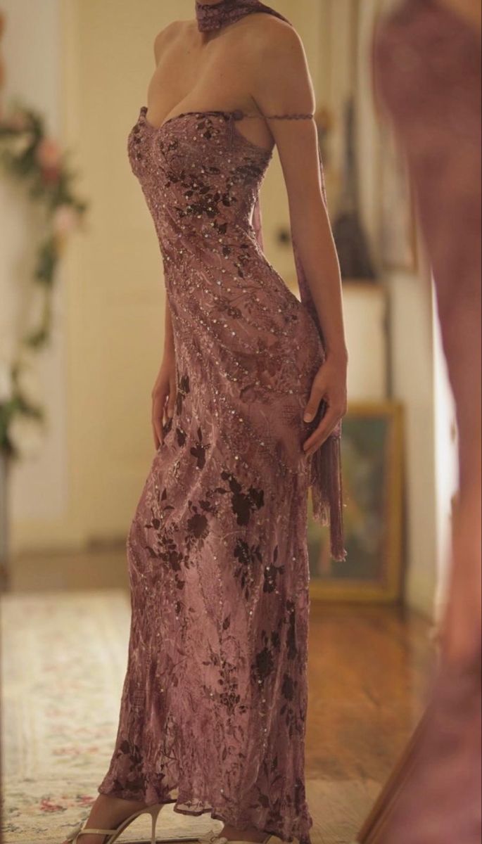 Feminie Embodiment